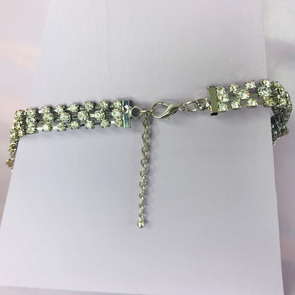 🆑 Luxe Jeweled Bib Necklace - Picture 6 of 7
